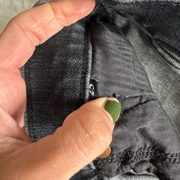 Women's Black Denim Shorts 7 for all mankind - Picture 6 of 9